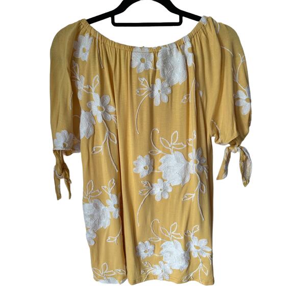 LIV Los Angeles Yellow Floral Embroidered Off-Shoulder Blouse Size M BohoChic - Picture 3 of 5